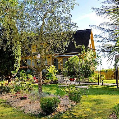 Au Jardin De Lisa Bed & Breakfast Cherreau Екстериор снимка