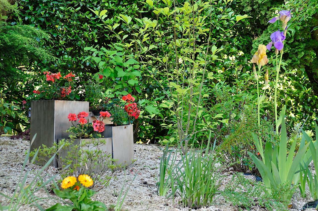 Au Jardin De Lisa Bed & Breakfast Cherreau Екстериор снимка
