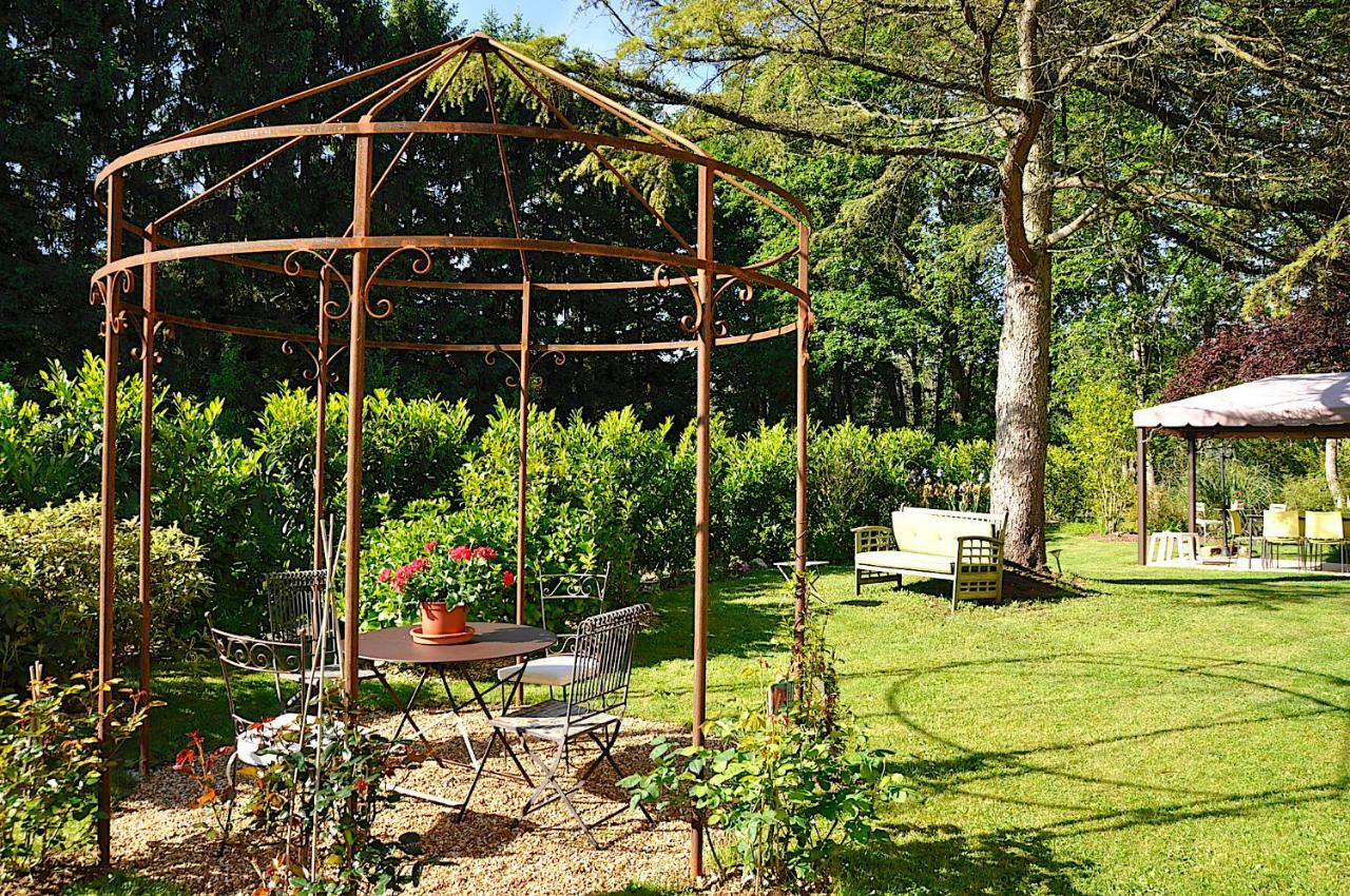 Au Jardin De Lisa Bed & Breakfast Cherreau Екстериор снимка